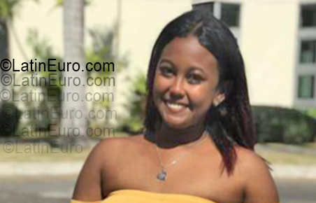 Date this exotic Dominican Republic girl Carolyn Gonzalez from Punta Cana DO55464
