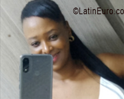 Date this sensual Colombia girl Johana from Cali CO33554