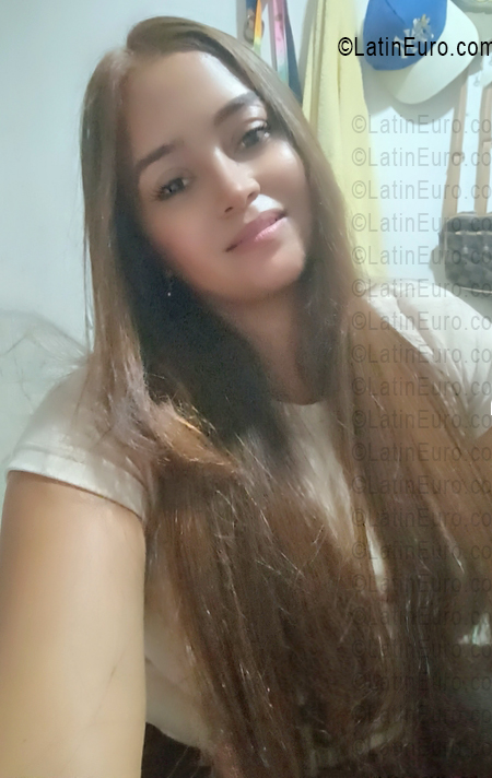 Date this athletic Colombia girl Carolina from Cartagena CO33638