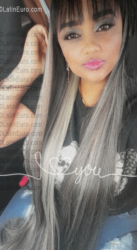 Date this stunning Dominican Republic girl Ana from Santo Domingo DO56321