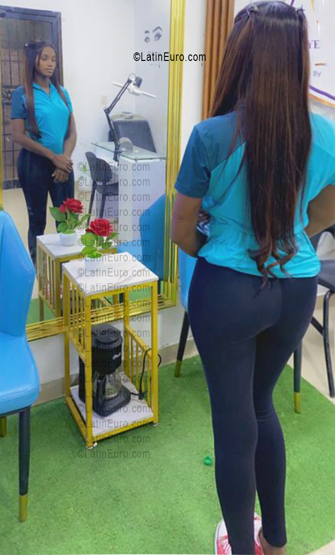 Date this voluptuous Dominican Republic girl Chik1994 from Santo Domingo DO55928