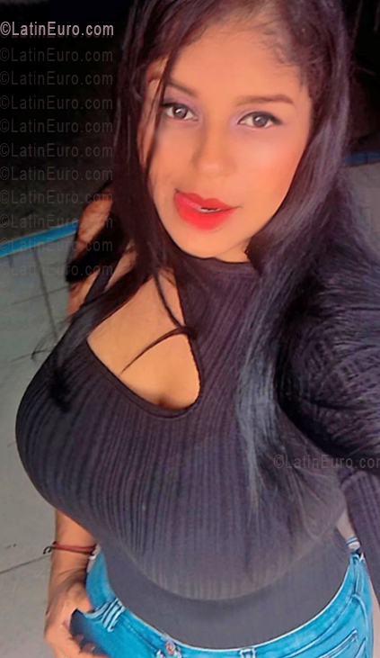 Date this hot Venezuela girl Yary from Aragua VE5412