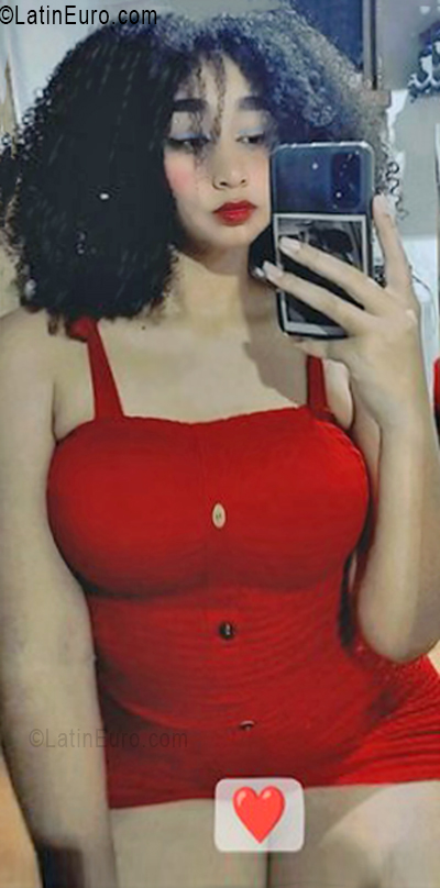 Date this stunning Venezuela girl Yuli from Caracas VE5423