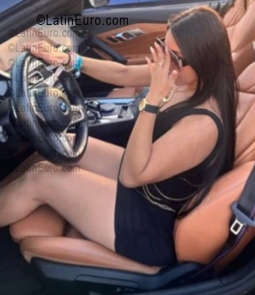 Date this happy Venezuela girl Aleska from Caracas VE5429