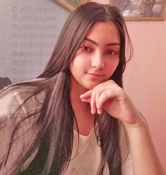 Date this voluptuous Venezuela girl Jory from Coro VE5455