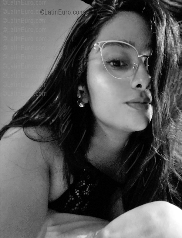 Date this gorgeous Nicaragua girl Xilo from Managua NI330