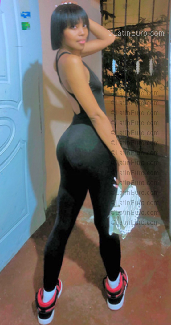 Date this exotic Dominican Republic girl Jhoa from Rep&amp;uacute;blica Dominicana DO56259