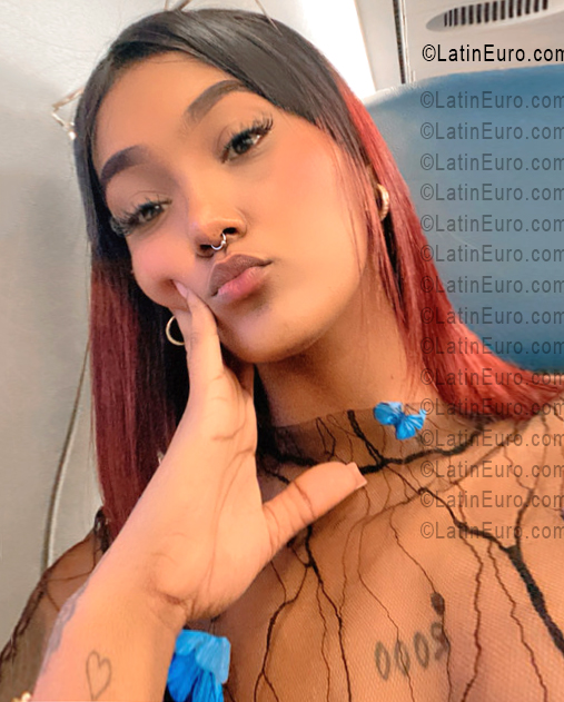 Date this voluptuous Dominican Republic girl Walkis from Santiago DO56444