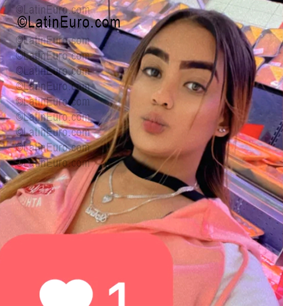 Date this charming Dominican Republic girl Stephanie from Santo Domingo DO56511