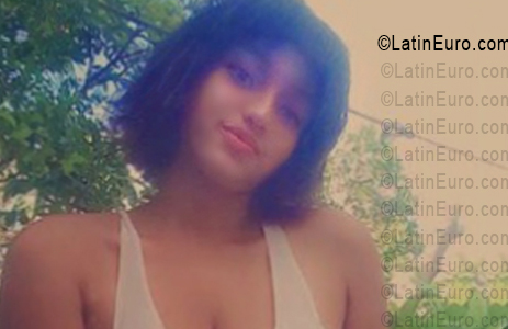 Date this good-looking Dominican Republic girl Franchesca from Santo Domingo DO56606