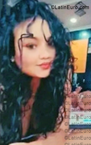 Date this passionate Colombia girl Milagros from Barranquilla CO33769