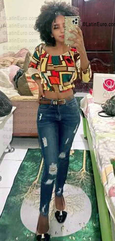 Date this nice looking Dominican Republic girl Yafreisi from La Altagracia DO56659