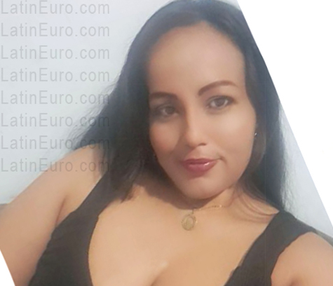 Date this attractive Colombia girl Sandra from Cali CO33781