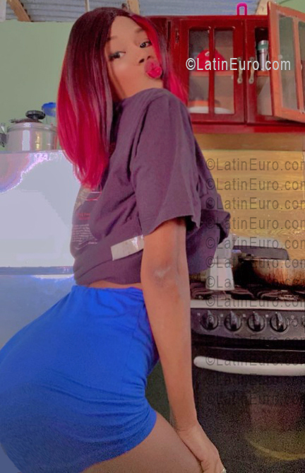 Date this georgeous Dominican Republic girl Ester from Santo Domingo DO56667