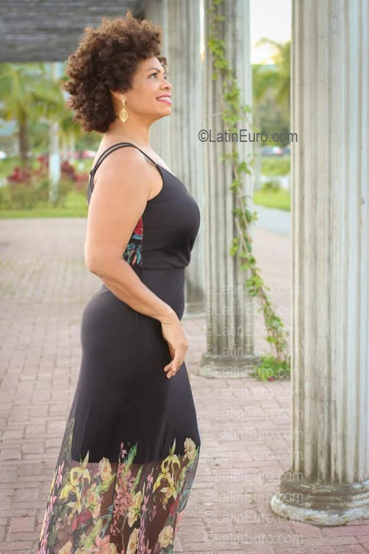 Date this charming Brazil girl Maria from Maringa BR12426