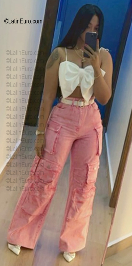 Date this cute Dominican Republic girl Anyelins from Santo Domingo DO56721