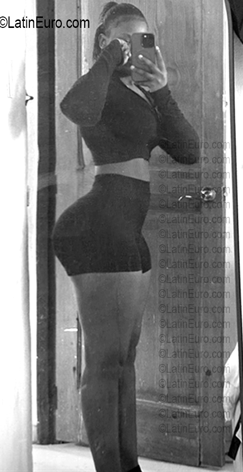 Date this hard body Dominican Republic girl Angelina from Santo Domingo DO56740