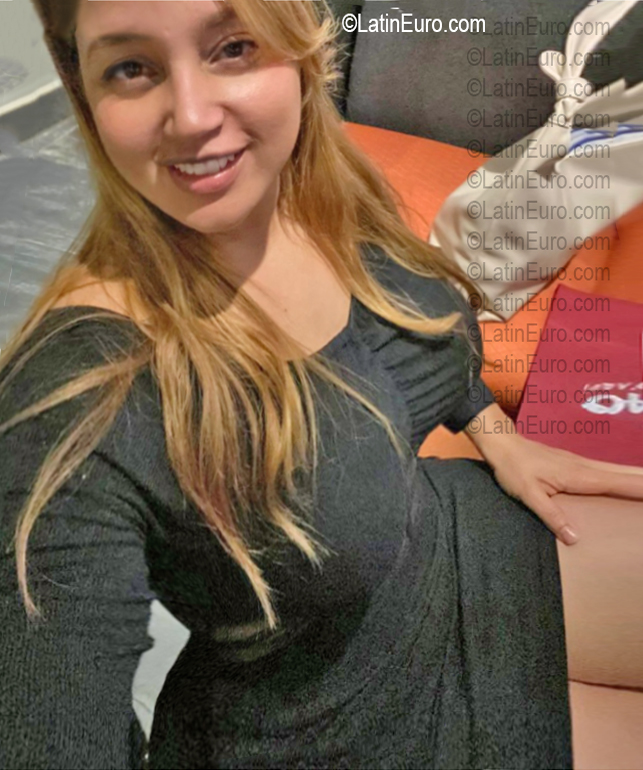 Date this foxy Dominican Republic girl Keila from Santo Domingo DO56752