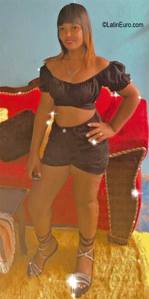 Date this good-looking Dominican Republic girl Delia from Santo Domingo DO56754