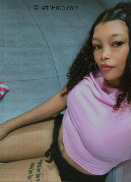 Date this young Honduras girl Damaris from La Ceiba HN3015