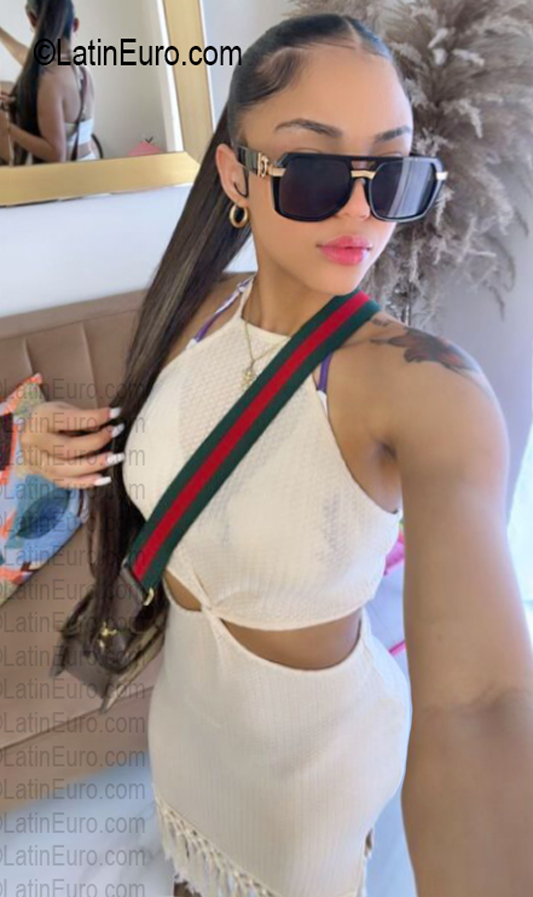 Date this hard body Dominican Republic girl Raysa from Santo Domingo DO56763