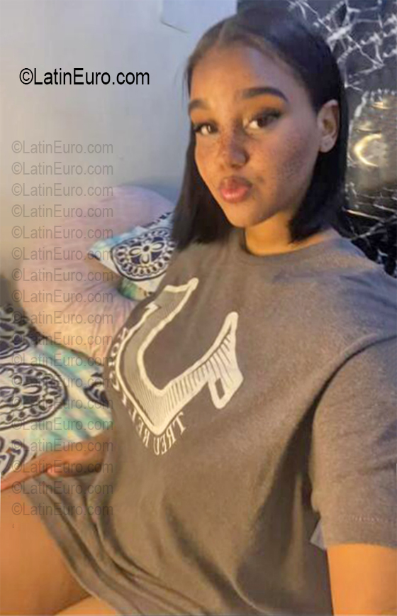 Date this athletic Dominican Republic girl Ashley from Santo Domingo DO56766