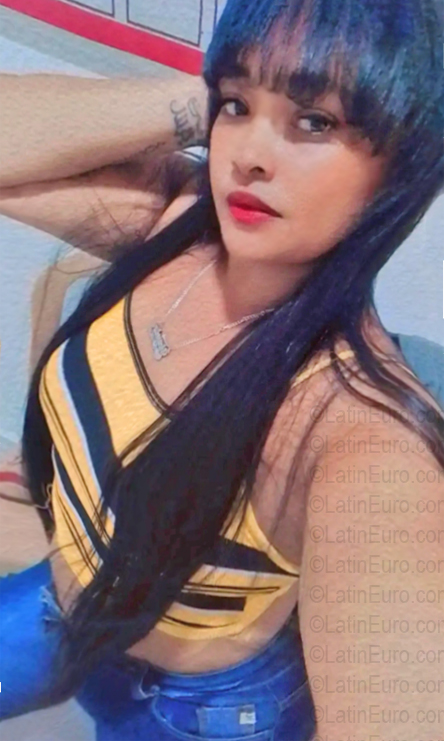 Date this nice looking Dominican Republic girl Mayelin from Bonao DO56801