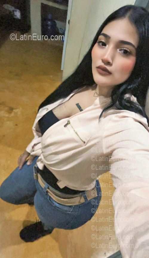 Date this charming Dominican Republic girl Estrella from Santiago DO56834