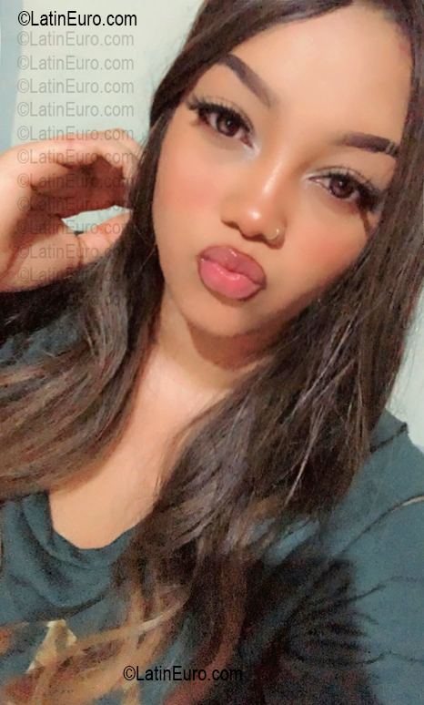 Date this tall Dominican Republic girl Samanta Paola from Santo Domingo DO56844