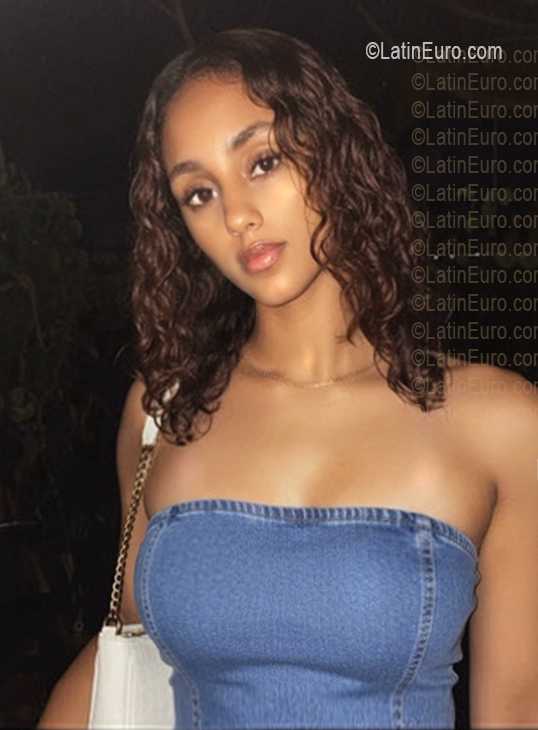 Date this attractive Dominican Republic girl Mariel from La Vega DO56970