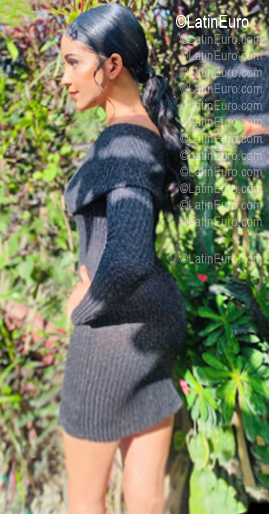 Date this fun Dominican Republic girl Yaneris from Moca DO56973