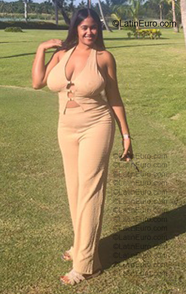 Date this young Dominican Republic girl Paola from Santo Domingo DO57010