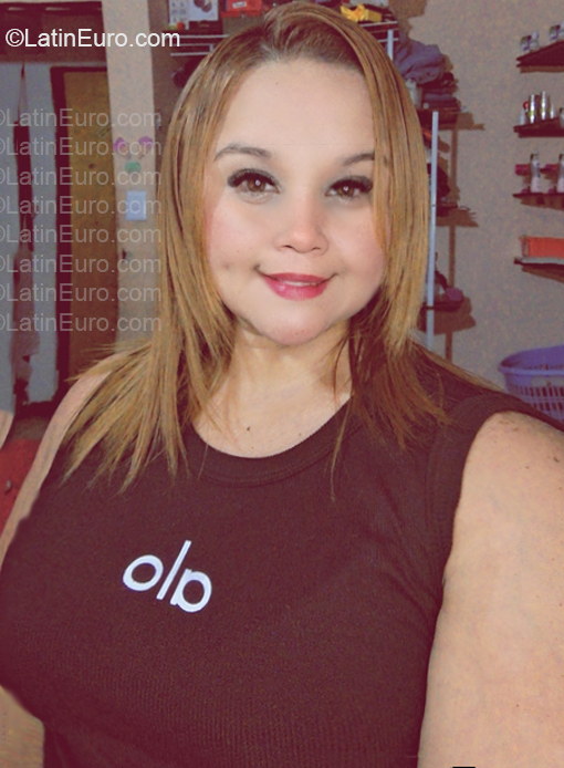 Date this beautiful Venezuela girl Karina from Caracas VE5747