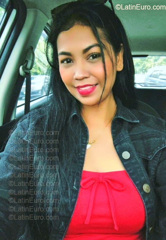 Date this sultry Venezuela girl Lia from Caracas VE5752