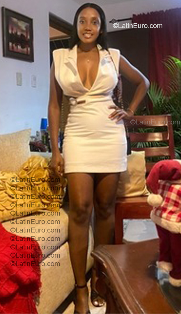 Date this sultry Dominican Republic girl Wilcy from Santo Domingo DO57166