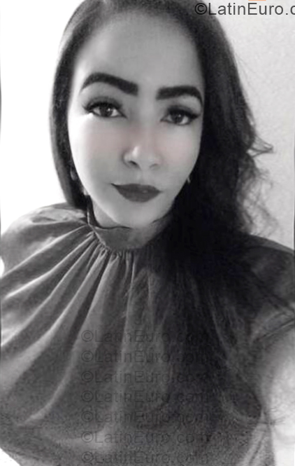 Date this georgeous Dominican Republic girl Vic from Santo Domingo DO57225