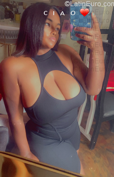 Date this stunning Dominican Republic girl Rosangel from Santo Domingo DO57232