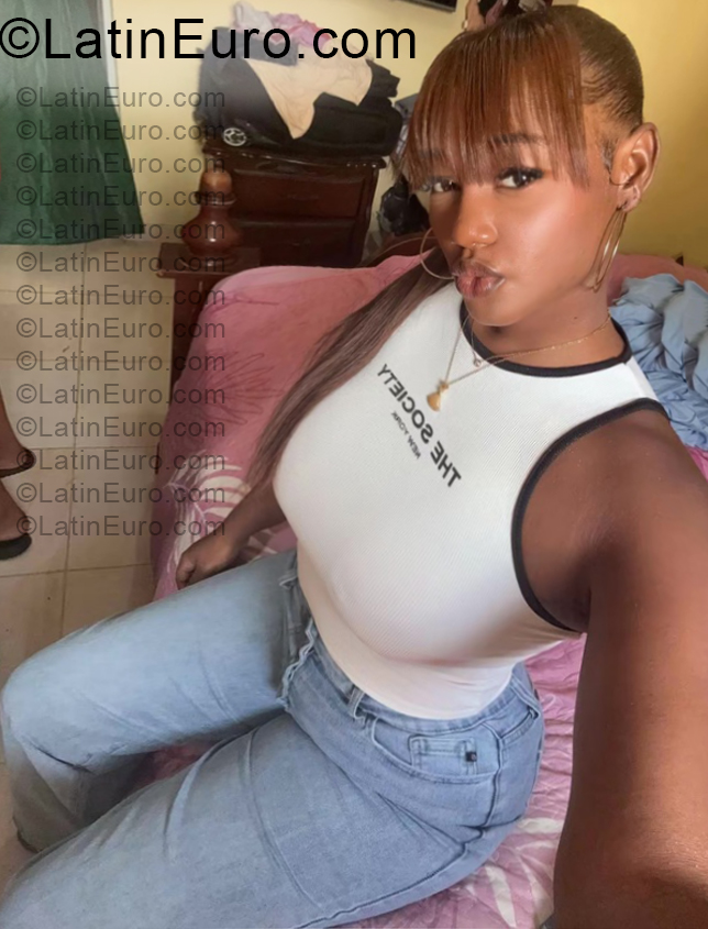 Date this sultry Dominican Republic girl Carolin from Santo Domingo DO57257