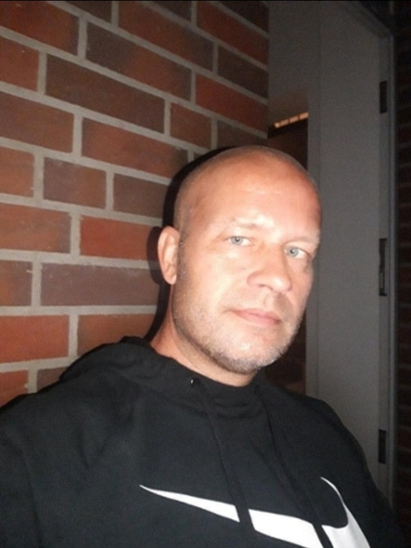 Date this good-looking Germany man Stefano from Hannover DE581