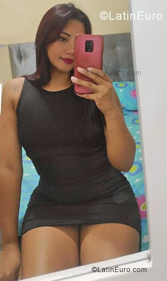 Date this gorgeous Colombia girl Nathalie from Cali CO33908