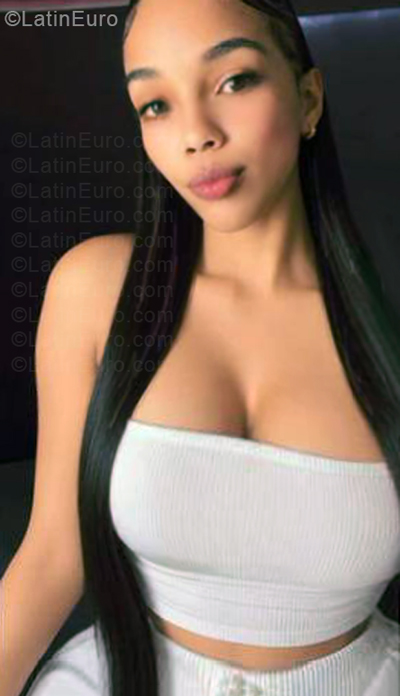Date this hard body Dominican Republic girl Any from Santo Domingo DO57331